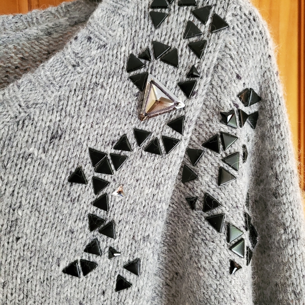 Sweater - Picture 6 of 7
